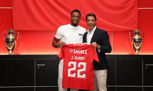 Jhon Duran joins Benfica on loan from Al-Nassr: 7 clubs at 22