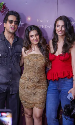 Mumbai: Celebrities Grace Shiny Doshi's Birthday Celebration