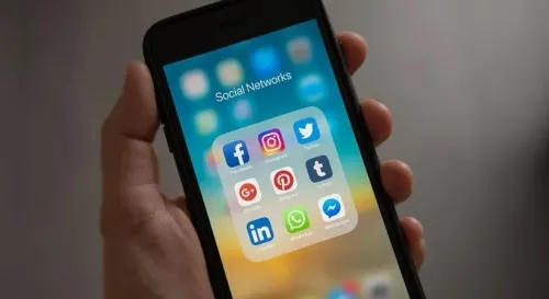 Are 81% of Indians Using Facebook, Instagram, and WhatsApp to Discover Financial Products?