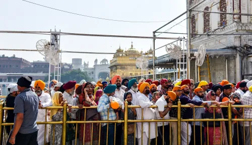 Amritsar: Celebration of Hola Mohalla at the Golden Temple