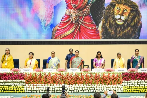 नई दिल्ली: रेखा गुप्ता महिलाओं के विचारक सम्मेलन में भाग लेती हैं