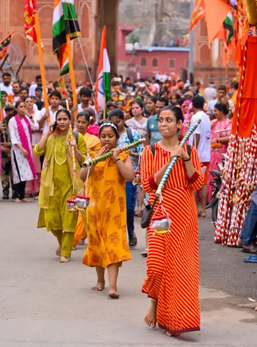 गलता जी कुंड से जल भरते कांवड़िये — 2 अगस्त 2026