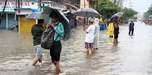 What Are the Consequences of Heavy Rainfall in Maharashtra?