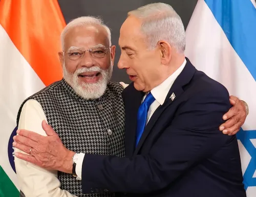 तेल अवीव में पीएम मोदी और नेतन्याहू की मुलाकात