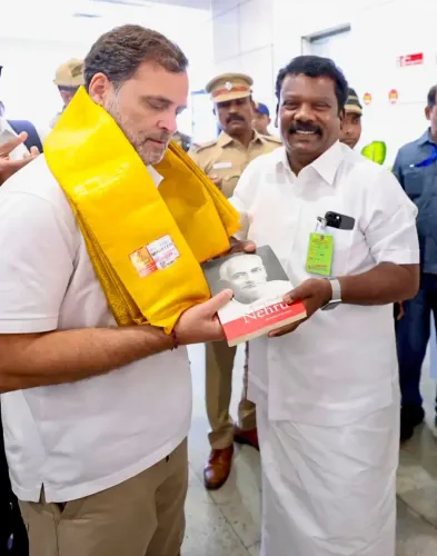 कांग्रेस नेताओं ने चेन्नई में राहुल गांधी का किया स्वागत