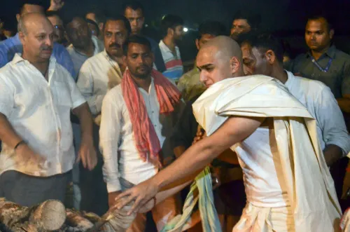 मणिकर्णिका घाट पर जसपाल राणा की अंत्येष्टि