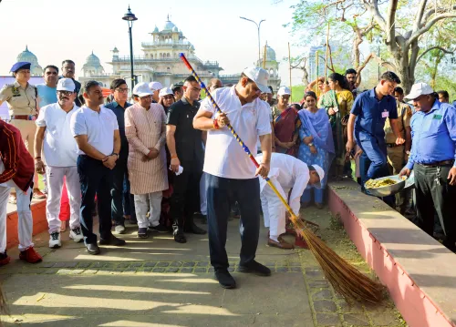 Jaipur: Chief Minister Bhajanlal Sharma Participates in Cleanliness Initiative