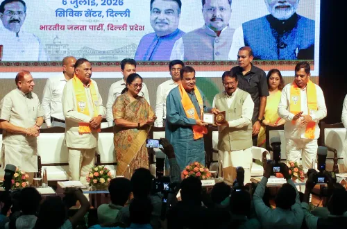 BJP युवा सम्मेलन: गडकरी, रेखा गुप्ता और बिधूड़ी एक मंच पर
