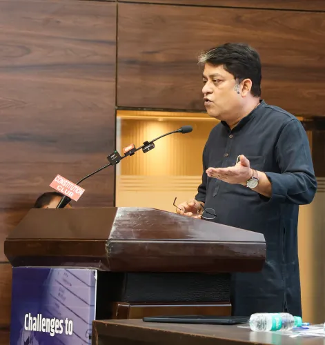 नई दिल्ली में चुनावी अखंडता पर पैनल चर्चा