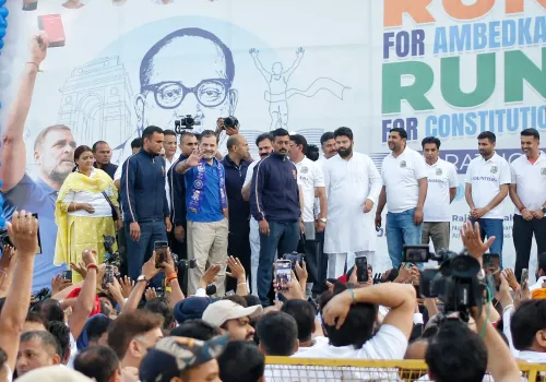 नई दिल्ली: 'अंबेडकर के लिए दौड़ें, संविधान के लिए दौड़ें' मैराथन