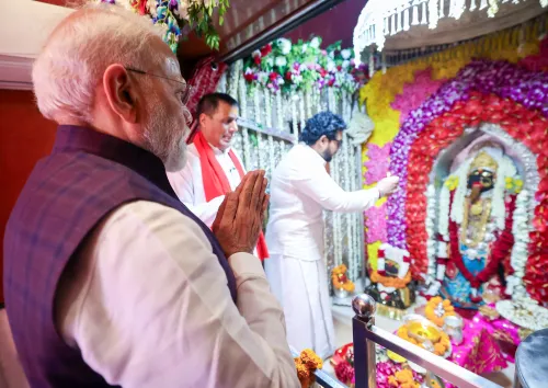 Dehradun: PM Modi Pays Homage at Jai Maa Daat Kali Temple