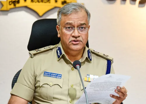 बेंगलुरु पुलिस आयुक्त की प्रेस कॉन्फ्रेंस: ज़ब्त संपत्ति का प्रदर्शन