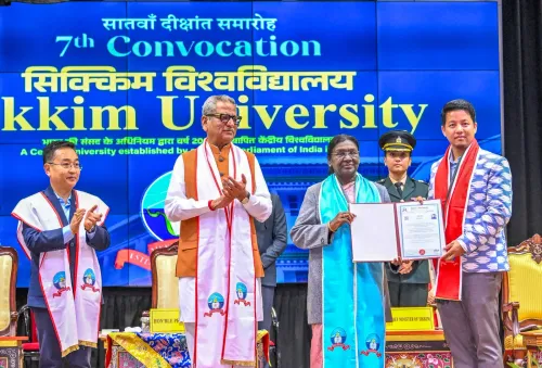 गंगटोक में राष्ट्रपति द्रौपदी मुर्मू का दीक्षांत समारोह में आगमन