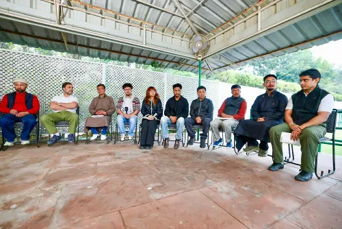 New Delhi: LoP Rahul Gandhi meets Ladakh delegation