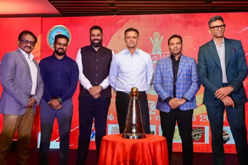 महाराजा ट्रॉफी अनावरण — द्रविड़ और वेंकटेश प्रसाद KSCA में