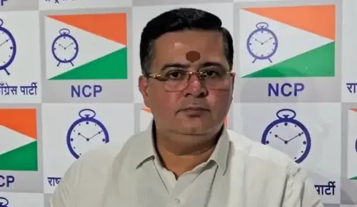 क्या छांगुर बाबा एक विवादास्पद धर्म प्रचारक हैं जो लंबे समय से धर्मांतरण में लिप्त हैं?
