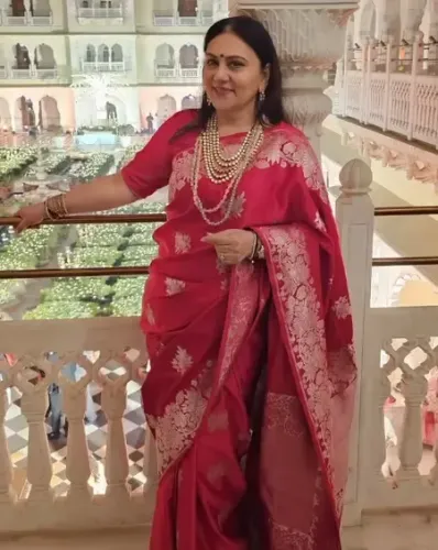 'छोड़ दो आंचल' गाने पर दीपिका चिखलिया ने दिए गजब के एक्सप्रेशन, फैंस बोले- 'बिल्कुल नूतन लग रही हो आप'