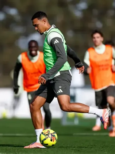 फुटबॉल: रियल मैड्रिड और बार्सिलोना के लिए अहम है रविवार का दिन 