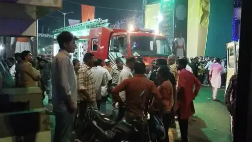 क्या अहमदाबाद के निकोल इलाके में मकान की छत गिरने से 5 लोग दब गए?