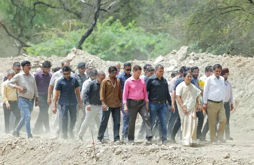 New Delhi: CM Rekha Gupta reviews Chhath Ghat construction work at Munak Canal