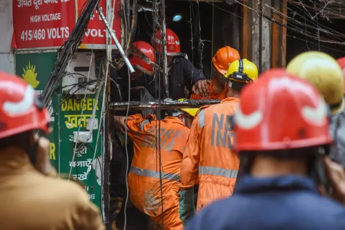 नई दिल्ली: पालम में आवासीय भवन में आग लगने से 9 की मौत