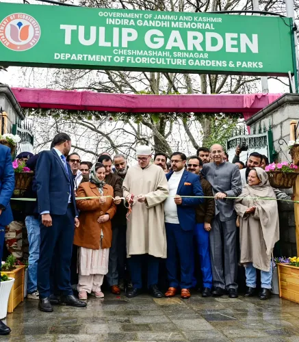 ओमर अब्दुल्ला ने श्रीनगर में ट्यूलिप शो–2026 का उद्घाटन किया