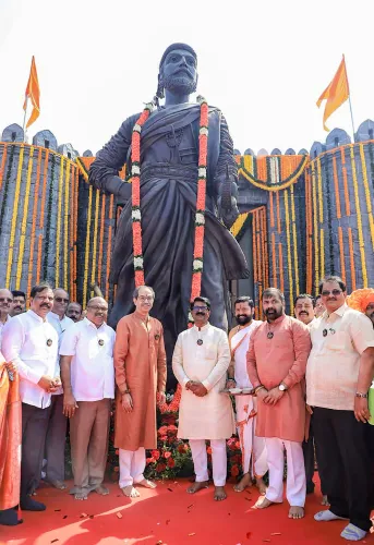 Mumbai: Uddhav Thackeray honors the statue of Shivaji Maharaj