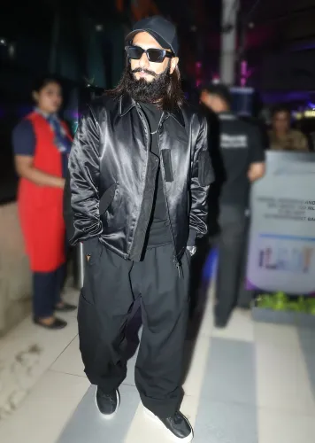 Ranveer Singh Seen at Airport