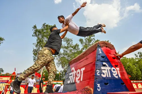 PTCS ग्राउंड पर रिहर्सल में SAF रंगरूटों का प्रदर्शन