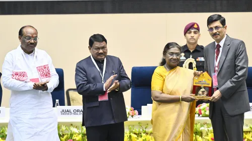 क्या आदि कर्मयोगी अभियान में मध्य प्रदेश का प्रदर्शन अत्युत्तम है? राष्ट्रपति मुर्मू ने किया सम्मानित