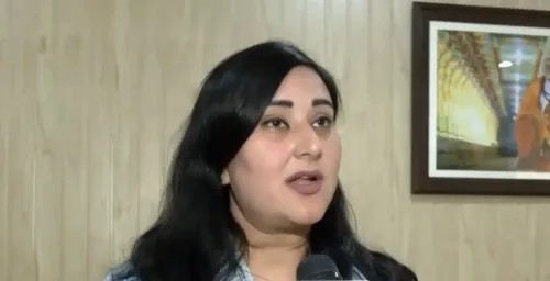 बांसुरी स्वराज का बड़ा हमला: AAP का महिला विरोधी चेहरा फिर बेनकाब, साकेत कोर्ट ने दिया आदेश