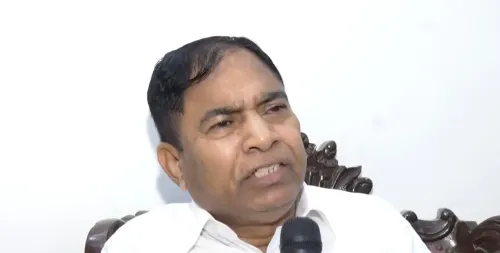 बाबा रामदेव के आंदोलन-बयान पर सियासत तेज, कांग्रेस बोली — 'बेरोज़गारी का अंदाज़ा नहीं'