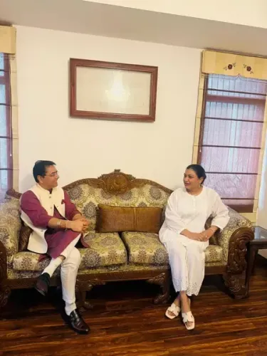 आप विधायक अनमोल गगन मान से मिले पार्टी अध्यक्ष अमन अरोड़ा, इस्तीफा वापस लेने पर बनी सहमती