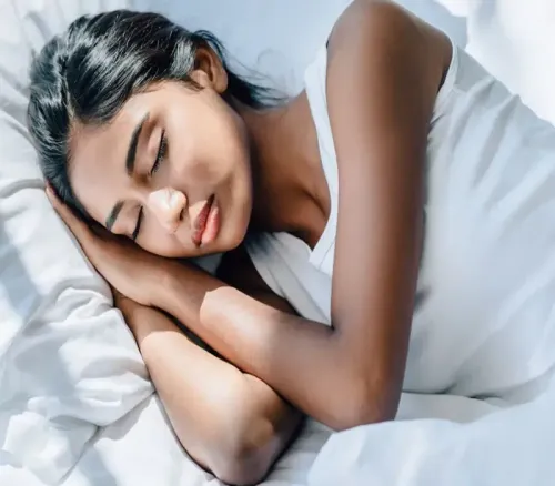 क्या आपके लेटने का तरीका शरीर पर प्रभाव डालता है? बायीं करवट सोने के लाभ जानें