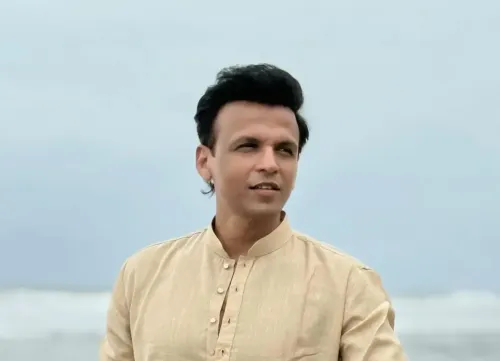 Indian Idol winner Abhijeet Sawant recalls singing for ₹50, fed by audience generosity