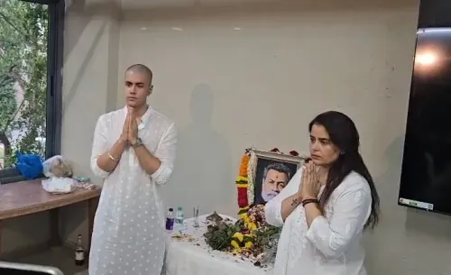 प्रदीप रावत की शांति सभा में उमड़े बॉलीवुड सितारे, बेटे विक्रमादित्य बोले — 'पिता ने अहंकार न रखने की सीख दी'