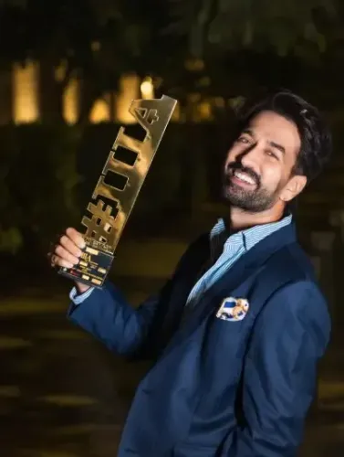 अभिनेता नकुल मेहता को 'डू यू वाना पार्टनर' के लिए मिला अवॉर्ड, फैंस संग खुशियां बांटीं 