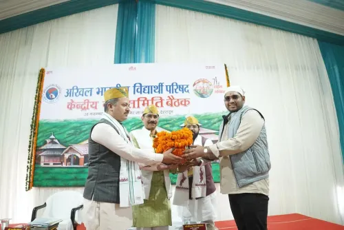 क्या अभाविप के राष्ट्रीय अधिवेशन में युवाओं ने गुरु तेग बहादुर को श्रद्धांजलि अर्पित की?