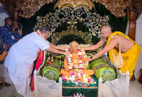 मायापुर ISKCON मंदिर में सुवेंदु अधिकारी की प्रार्थना