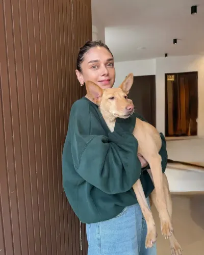 Is Aditi Rao Hydari Spending Her Sundays with Furry Friends?