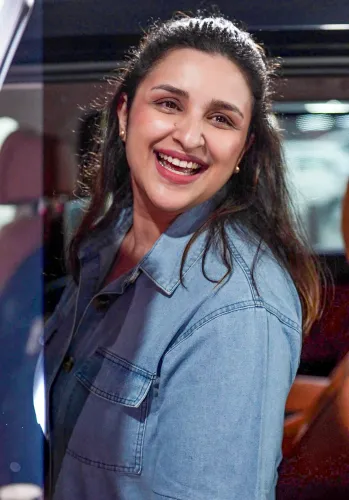 Mumbai: Parineeti Chopra Spotted At Airport