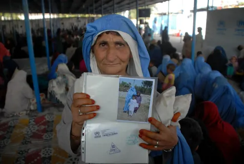 Afghanistan Appeals to Pakistan to Cease Refugee Expulsions as Deadline Nears