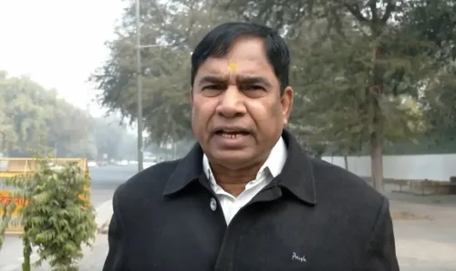 क्या नेहरू-इंदिरा गांधी की वजह से भारत चीन से पीछे है? योगेंद्र चंदोलिया का राहुल गांधी पर बयान