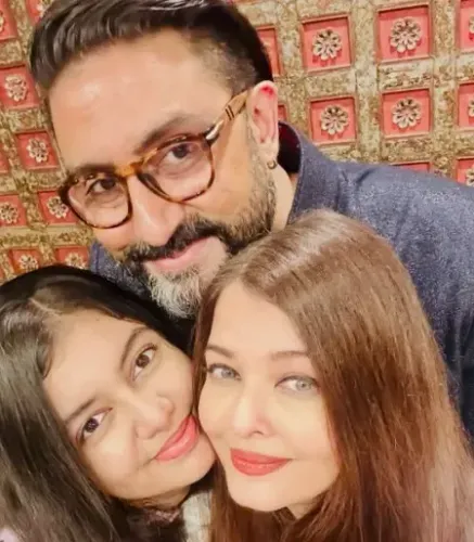 ऐश्वर्या और अभिषेक ने एनिवर्सरी पर खत्म की सभी अफवाहें, साझा की 'परफेक्ट' फैमिली तस्वीर