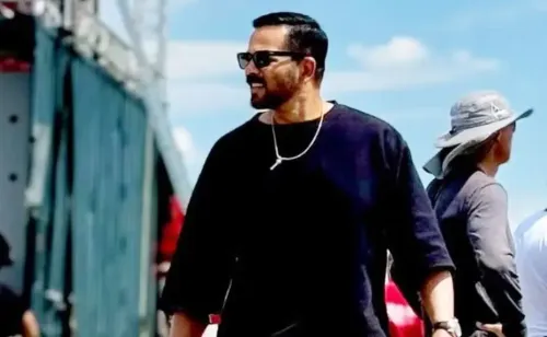 Did Ajay Devgn and Sanjay Dutt's "All The Best" Just Turn 16?