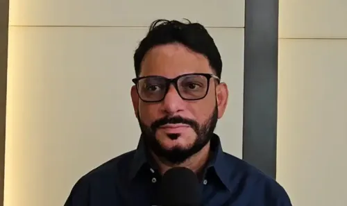 क्या अजित पवार लोगों को धमका रहे हैं? चुनाव आयोग कार्रवाई करे: वारिस पठान