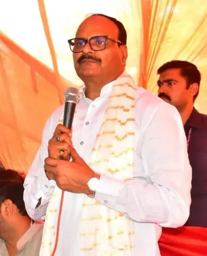 ब्रजेश पाठक का अखिलेश पर हमला: 'सपा की करतूतें जनता नहीं भूली, कारसेवकों पर गोली याद है'