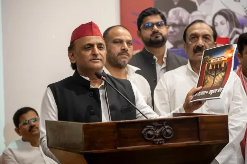 अखिलेश यादव का भाजपा पर प्रहार: 'चार दिन का सत्र, चार दिन बची सरकार'