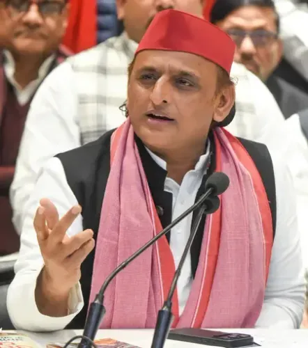 अखिलेश ने एसआईआर पर उठाए सवाल, बोले- वोटर लिस्ट से लेकर बूथ तक रहे सतर्क