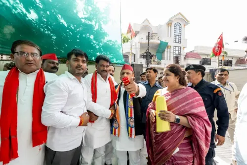 Akhilesh Yadav calls for welfare state at Agra PDA Summit